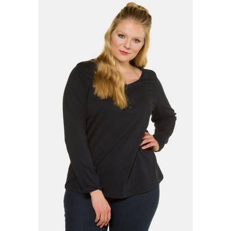 Ulla Popken  T-shirt manches longues, collection Basic. Patte de boutonnage. Coupe Regular Fit. 