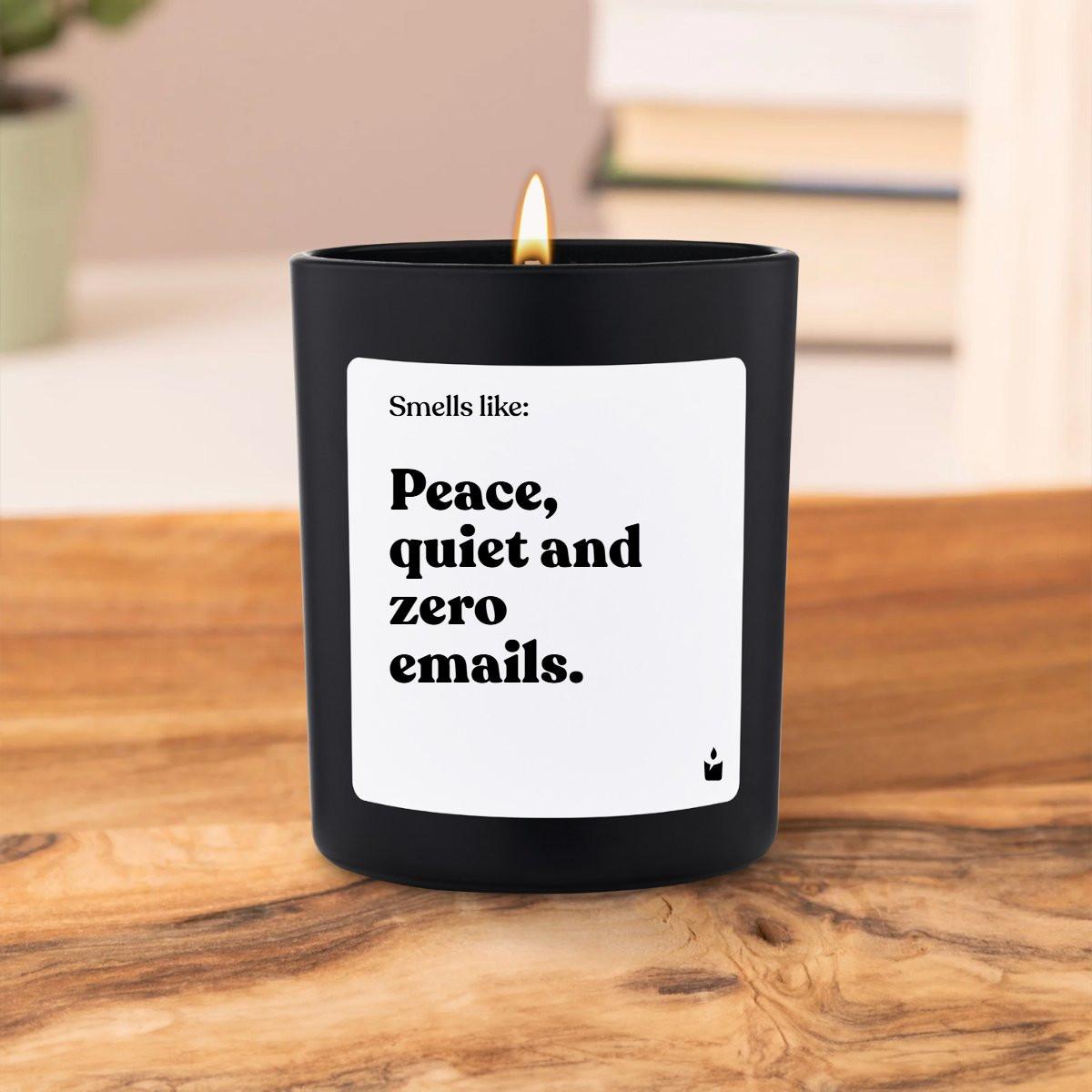 CandleHand Bougie Parfumée Woody Smells like: Peace, quiet and zero emails.  