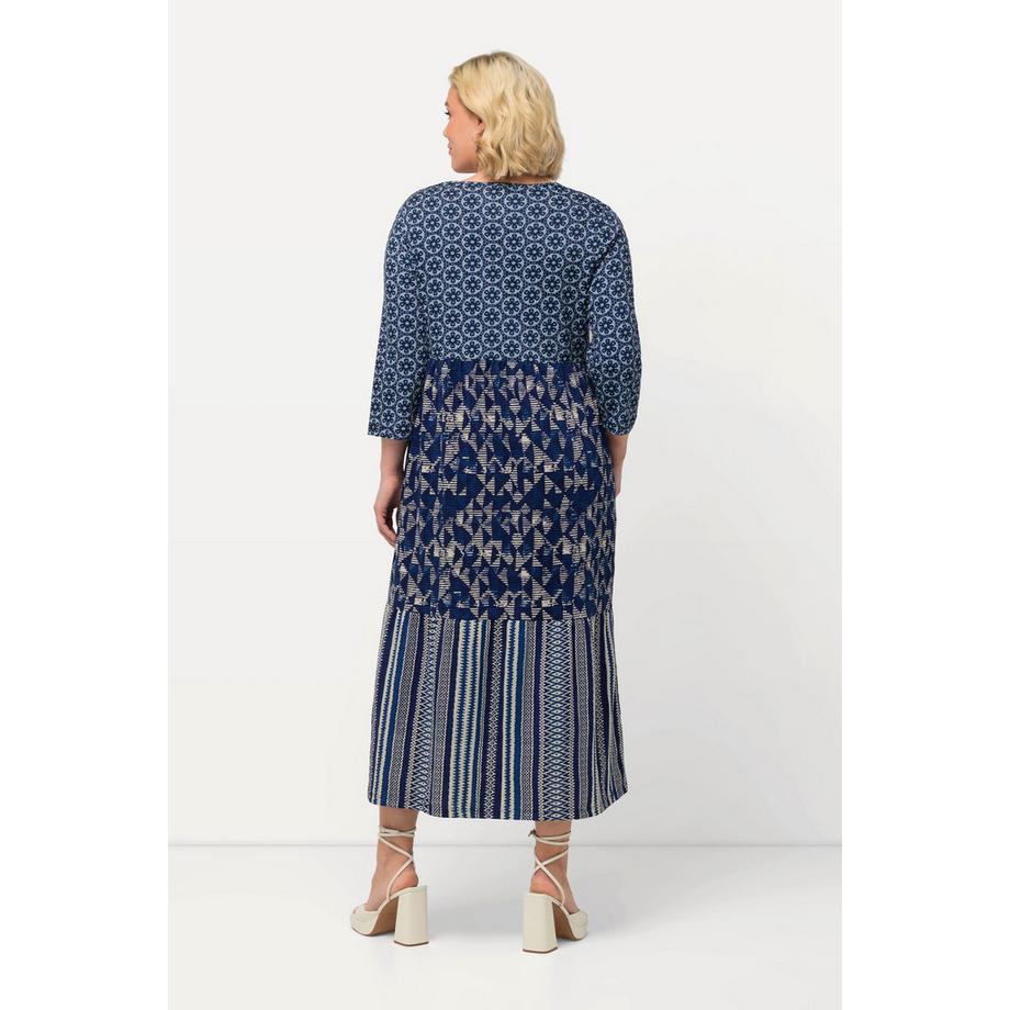 Ulla Popken Abito di jersey mix di fantasie taglio svasato scollo a V maniche 3/4  