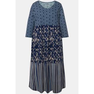 Ulla Popken  Robe en jersey coupe trapèze à mélange de motifs, décolleté en V et manches 3/4 