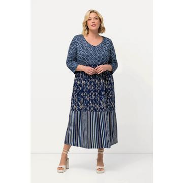 Robe en jersey coupe trapèze à mélange de motifs, décolleté en V et manches 3/4