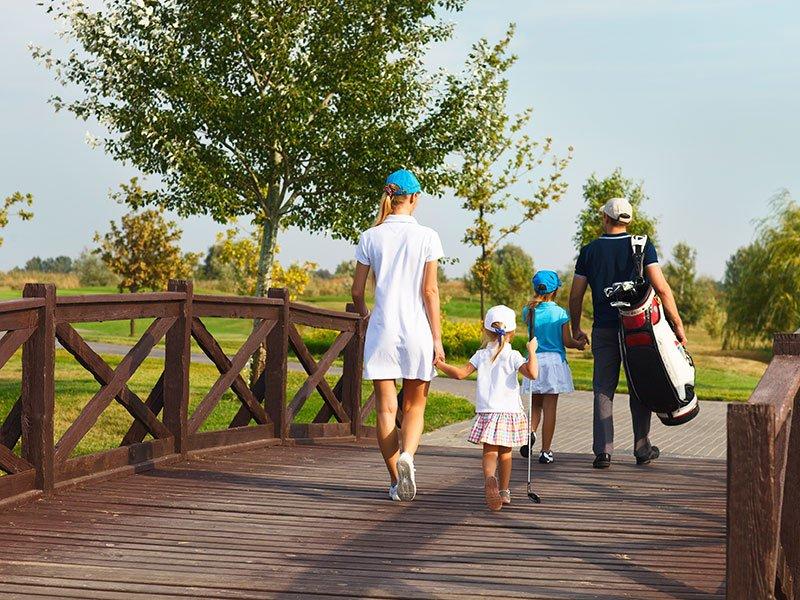 Smartbox  Tag mit der Familie: eine Partie Swingolf und eine Partie Footgolf für 4 Personen - Geschenkbox 