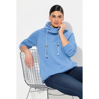 Ulla Popken  Sweat-shirt à col montant et évasé. Poches et manches raglan. 