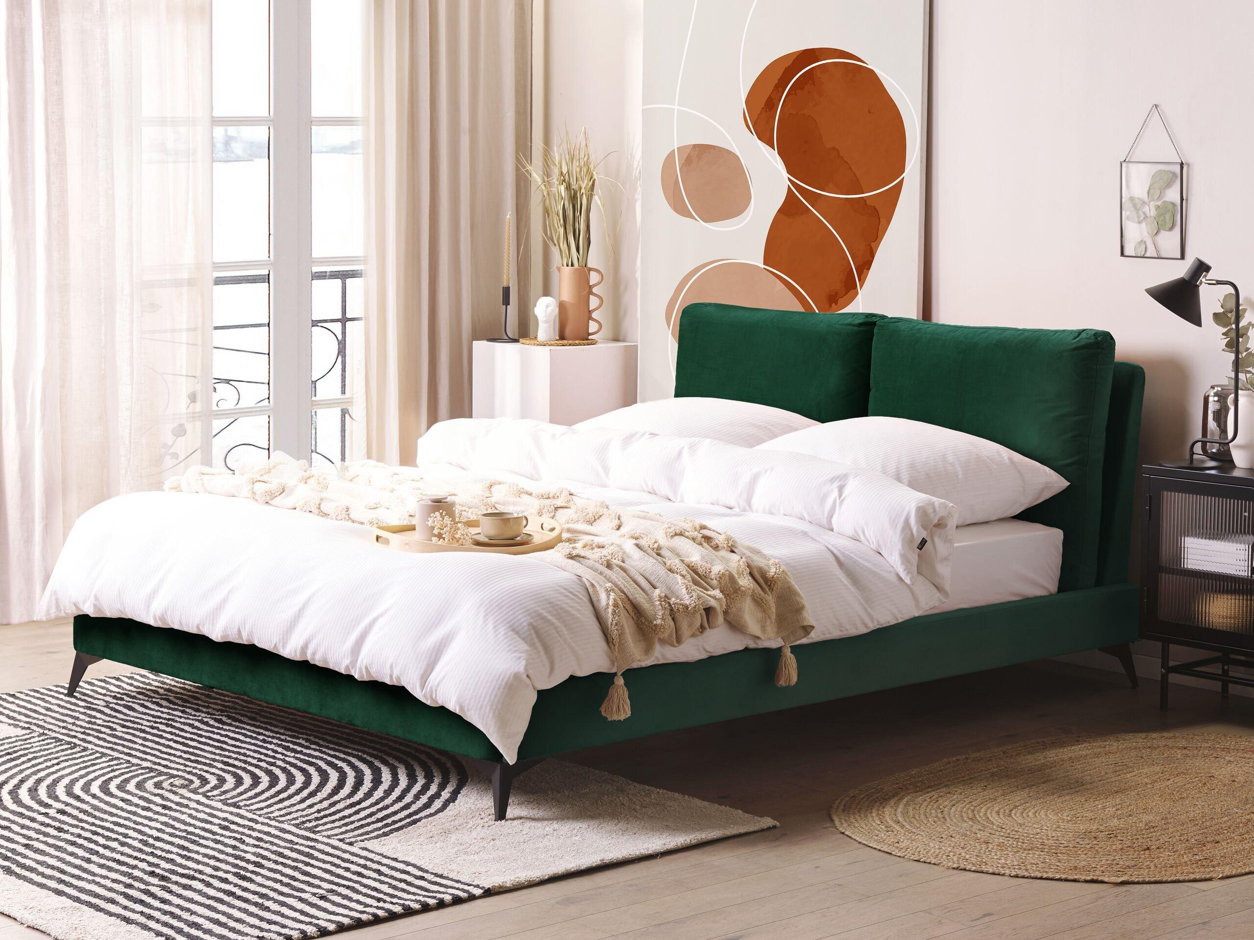 Beliani Bett mit Lattenrost aus Samtstoff Modern MELLE  