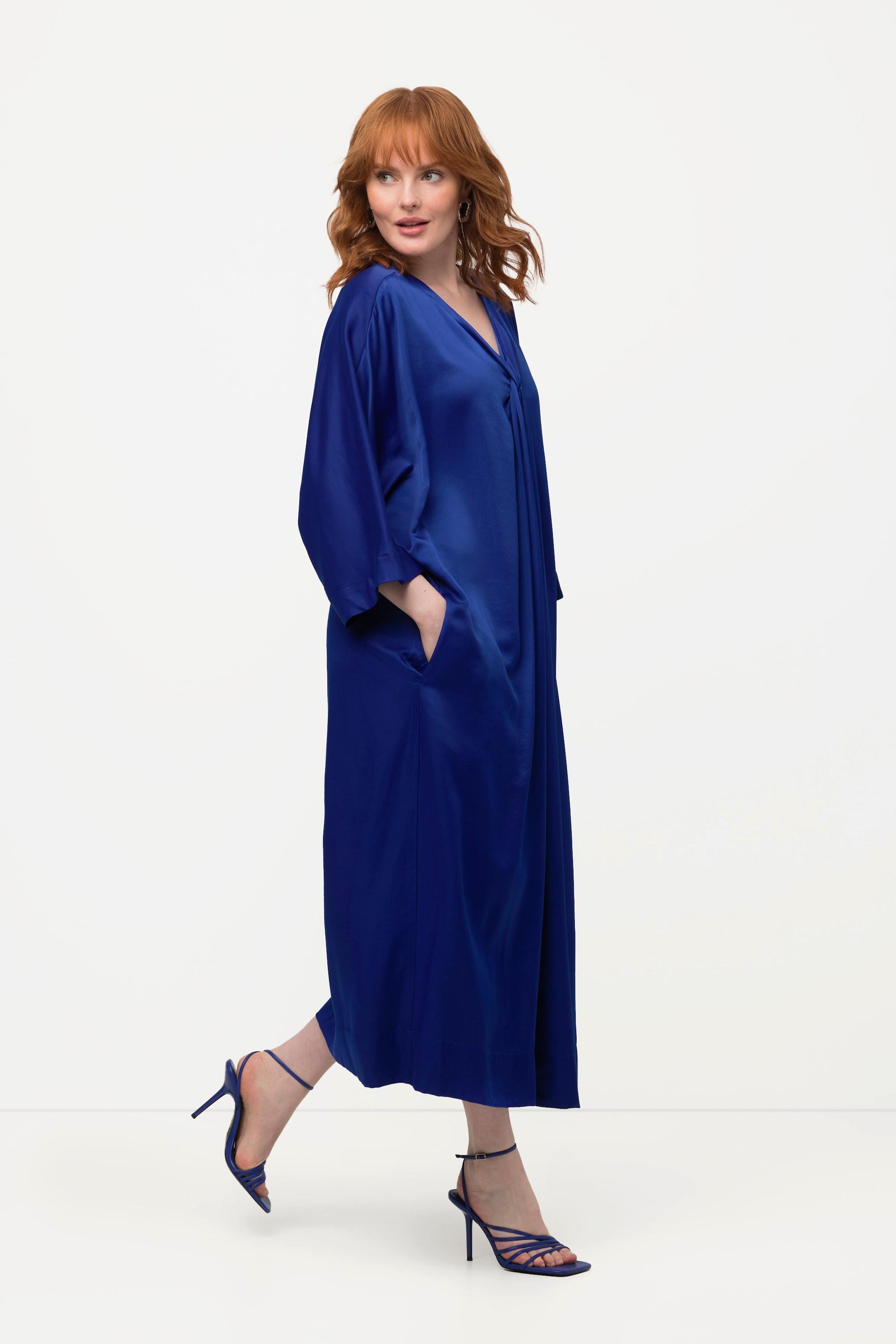 Ulla Popken  Robe midi en satin à col V, manches courtes et poches 