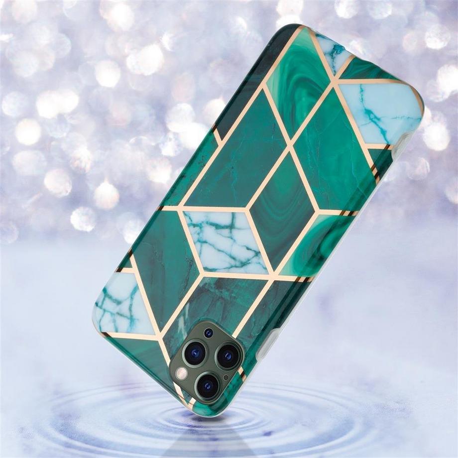 Cadorabo  Hülle für Apple iPhone 12 PRO MAX aus TPU Silikon mit Muster Mosaik 