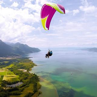 Smartbox  La Suisse vue du ciel avec 1 vol en parapente pour 2 personnes - Coffret Cadeau 