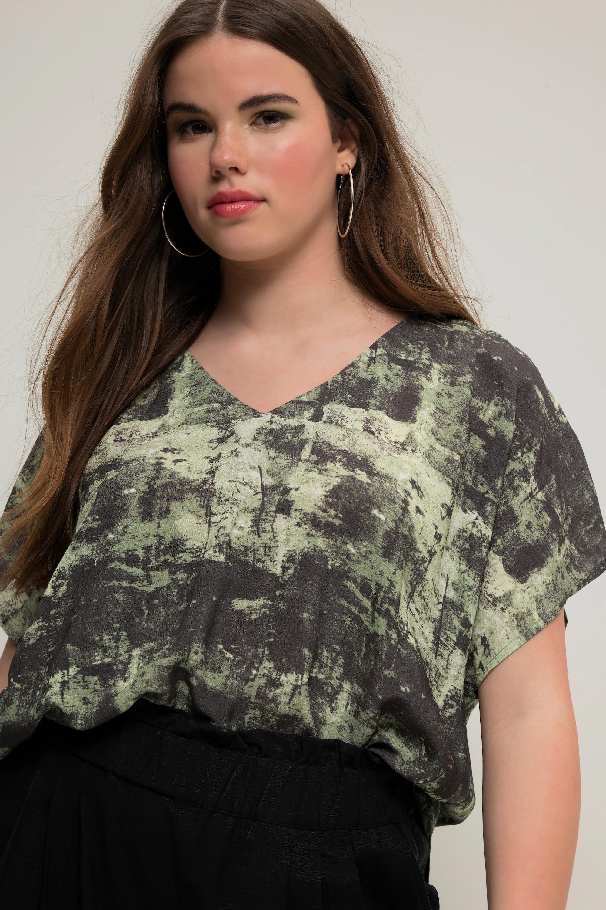 Studio Untold  Blouse oversized à imprimé intégral, col V et manches courtes 