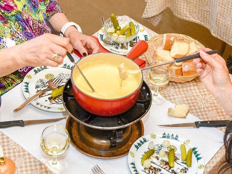 Smartbox  Moment gourmand et convivial autour d'une fondue suisse - Coffret Cadeau 