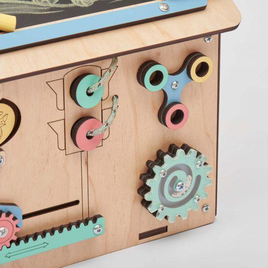 Montessori  Montessori Activity Board House Mini – maison sensorielle en contreplaqué avec lampe de poche pour les tout-petits 