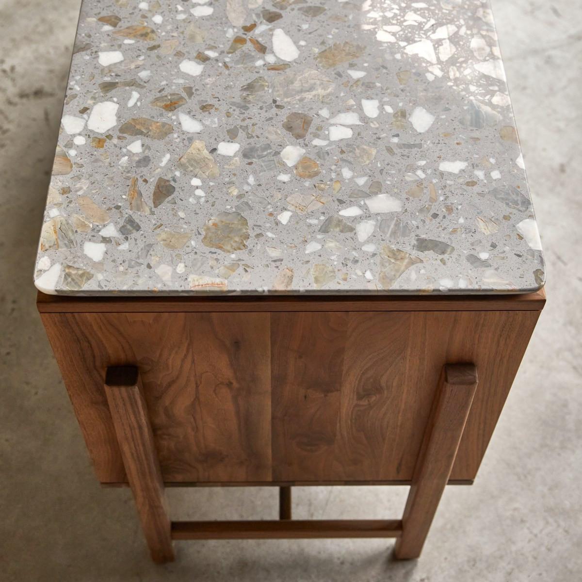 Tikamoon  Credenza in noce massello e battuto di terrazzo premium 140 cm Isaure 