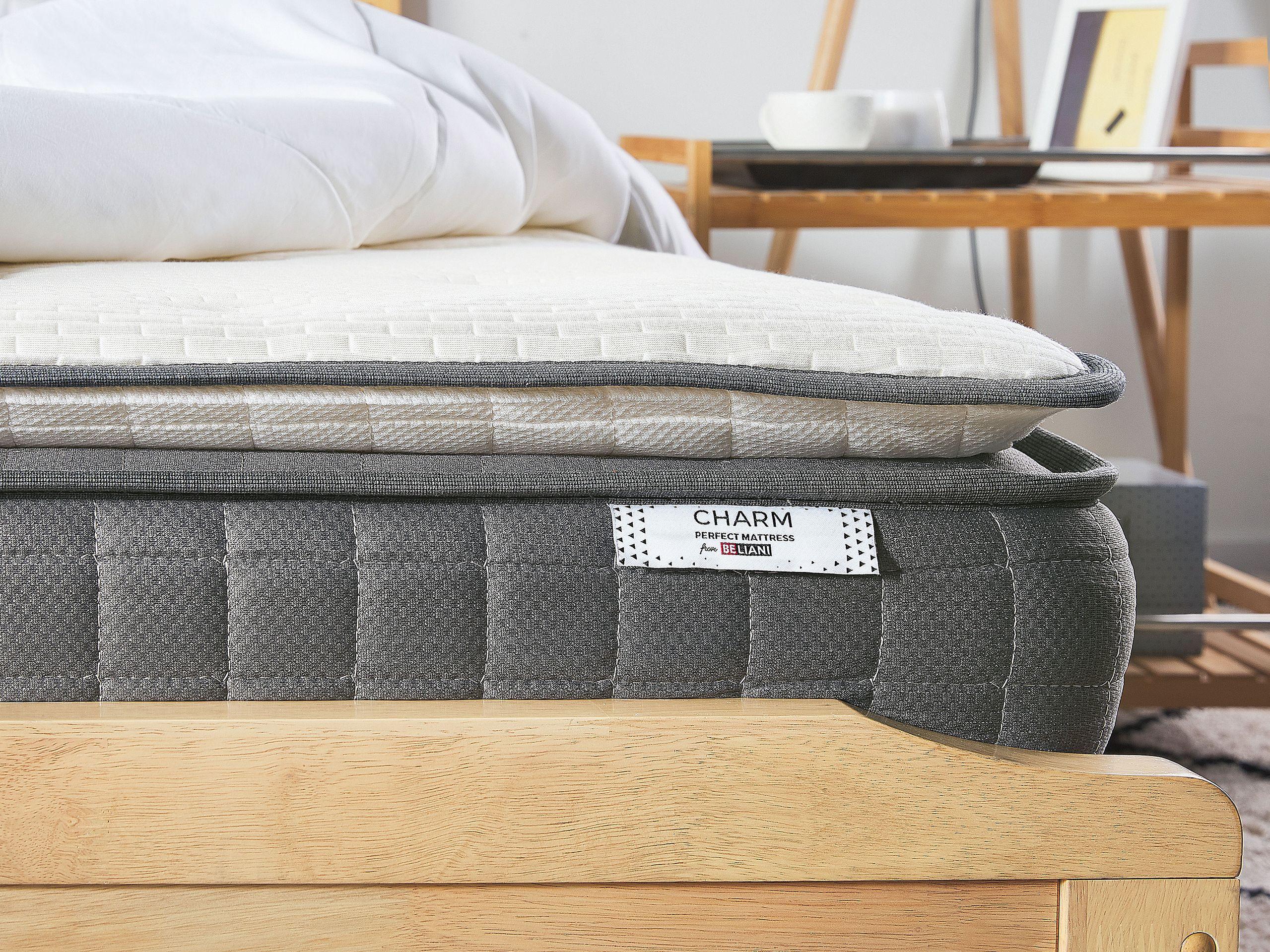 Beliani Matelas à mémoire de forme en Mousse de polyuréthane CHARM - Moyen  