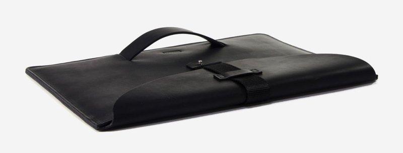 Le Feuillet Pochette a mano con cinturino  