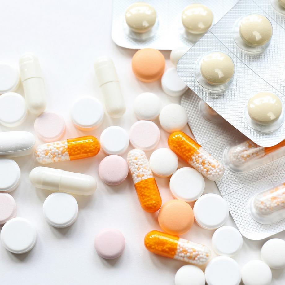 B2X Scatola per tablet 7 giorni con borsa  