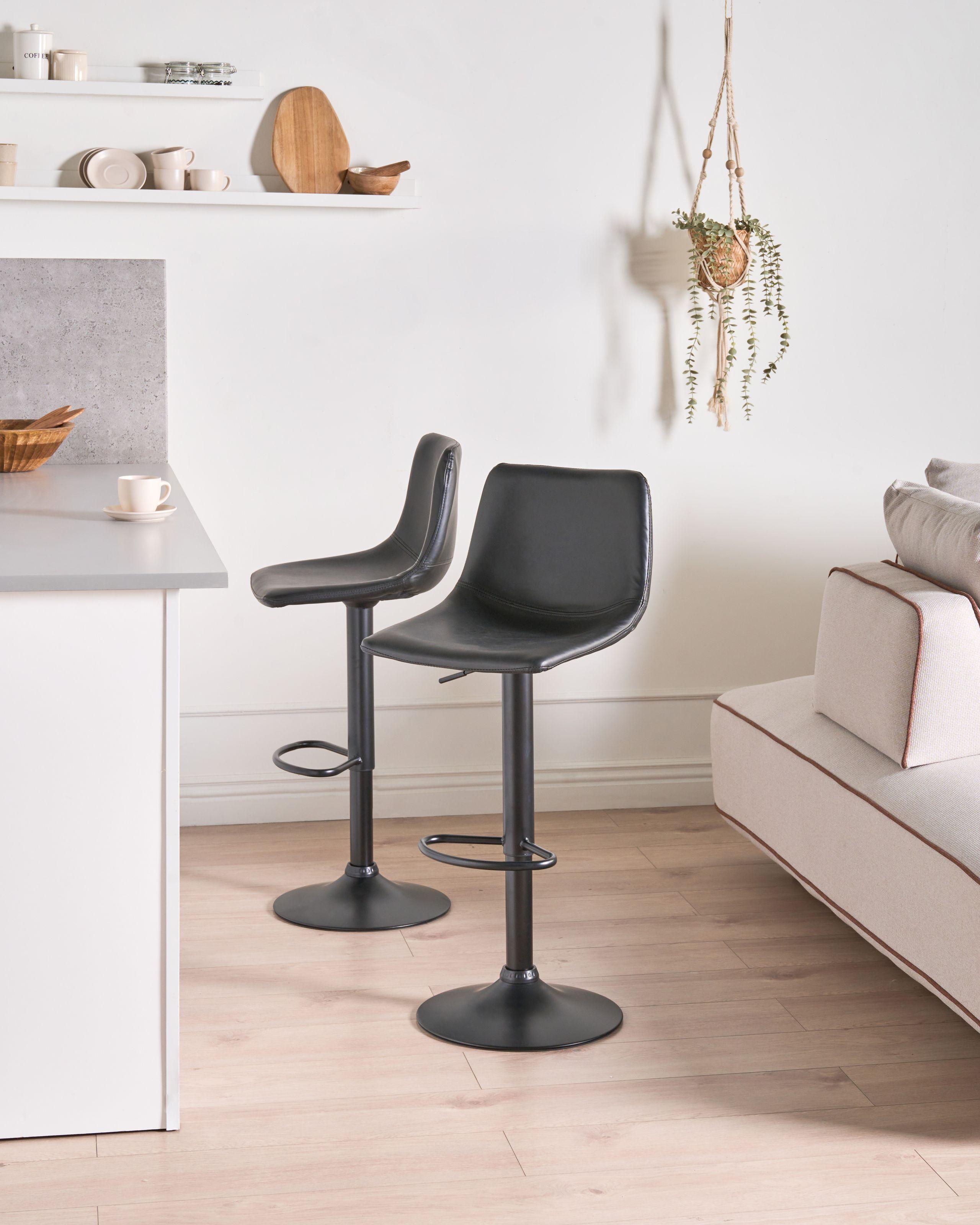 Beliani Set di 2 sgabelli da bar en Pelle sintetica Classico LEBRIJA  