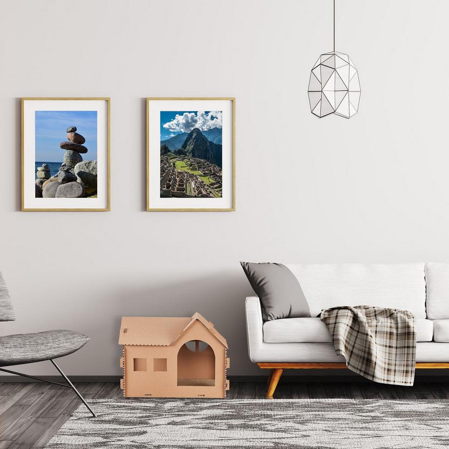 Northix  Katzenhaus aus Karton mit Kratzbrett 