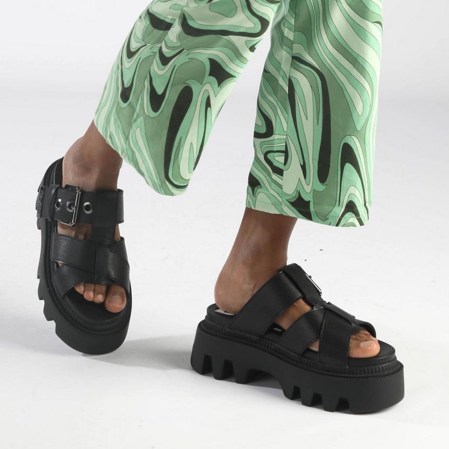 Buffalo  -Plattformsandalen Flora 