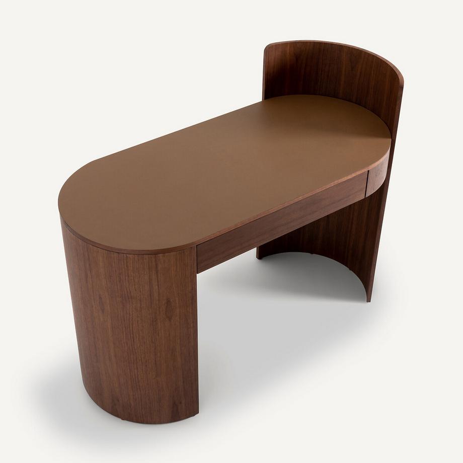 AM.PM Schreibtisch aus Walnussfurnier und Leder  