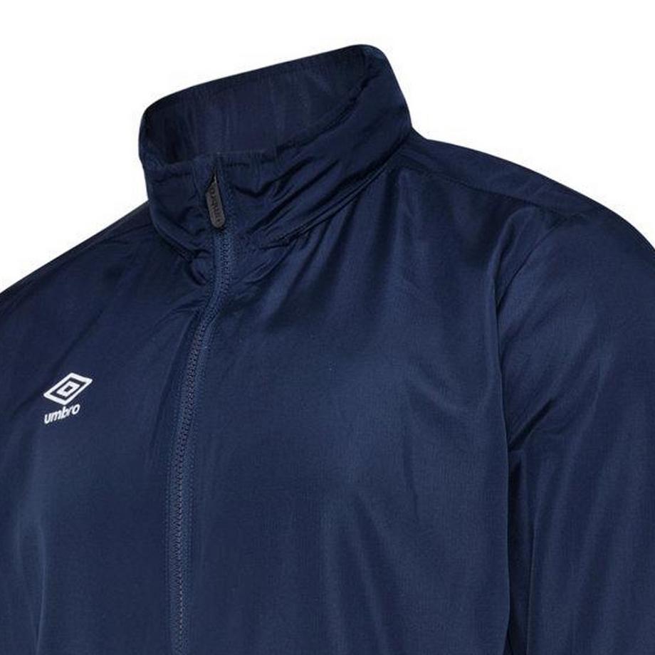Umbro Club Essential Wasserfeste Jacke  