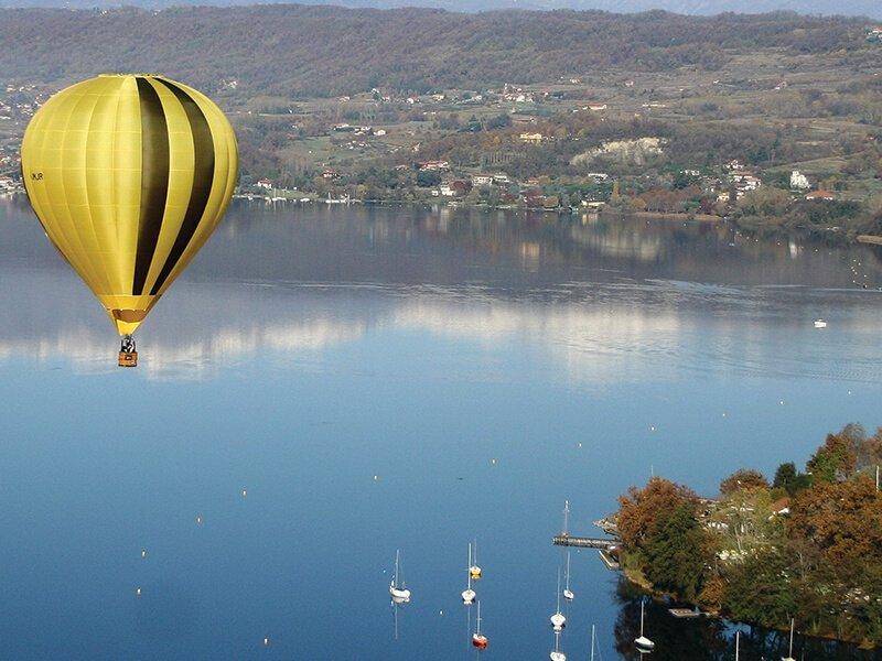 Smartbox  Vol en montgolfière dans le nord de l'Italie pour 2 personnes - Coffret Cadeau 