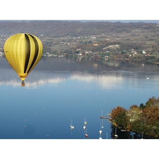 Smartbox  Vol en montgolfière dans le nord de l'Italie pour 2 personnes - Coffret Cadeau 