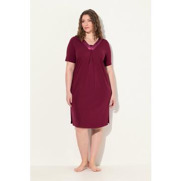 Chemise de nuit avec décolleté en V et manches courtes, détails en satin