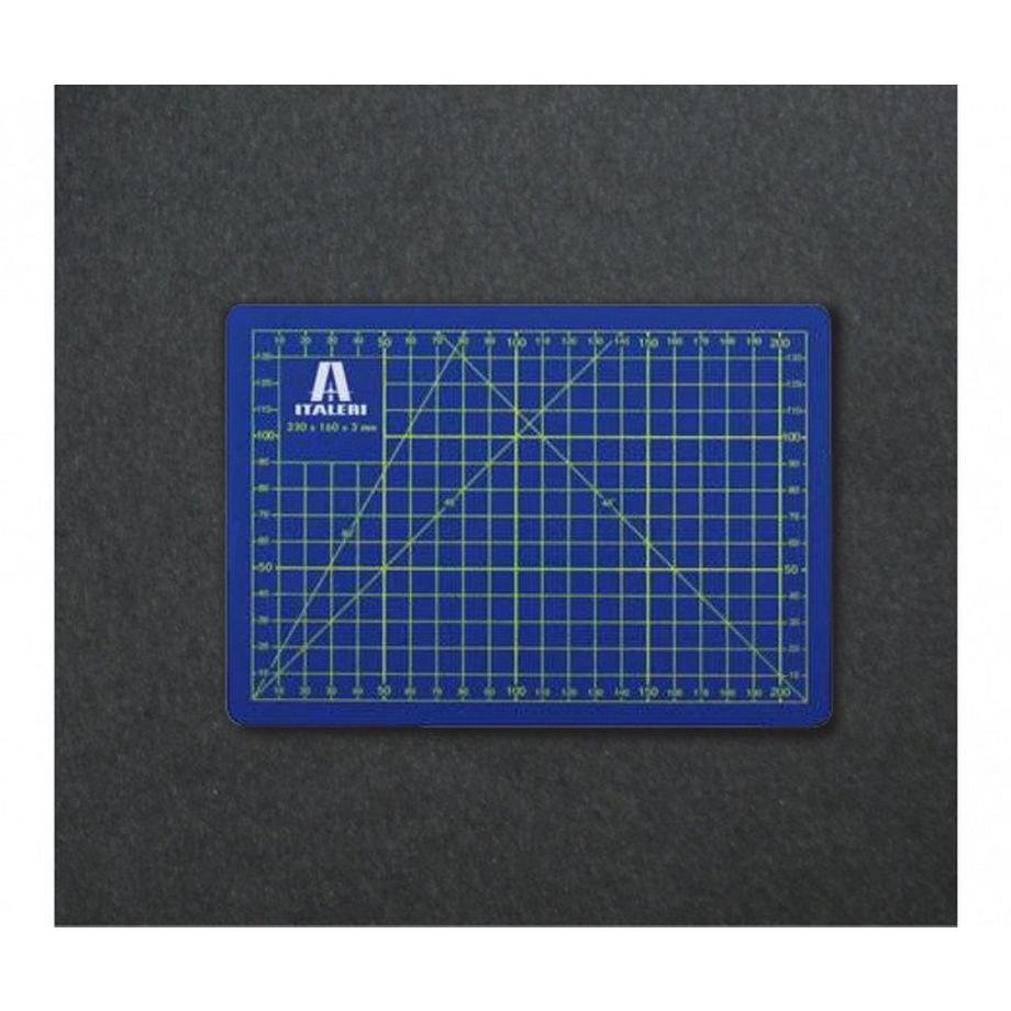 Italeri  Schneidunterlage Mat A 230x160mm 