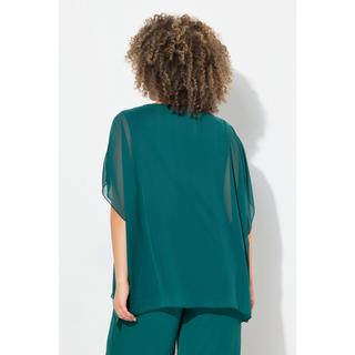 Ulla Popken  Blusa a doppio strato di chiffon con scollo a V e mezze maniche 