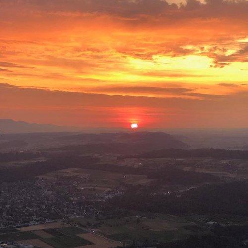 Image of Ballonfahrt "sonnenaufgangsfahrt" In Bern -inkl. Champagner (für 2 Personen) Unisex