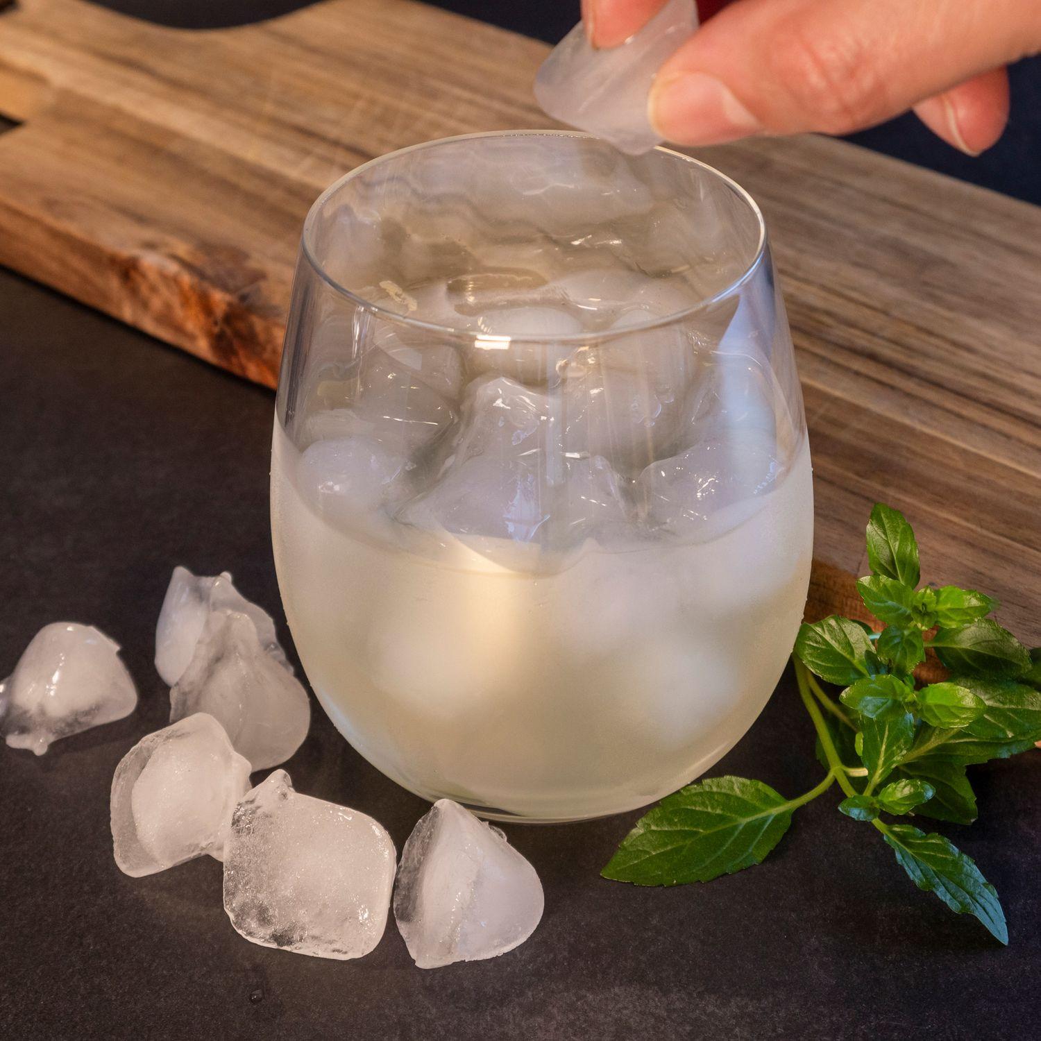 Intirilife 2x Verre à Boire avec Reflets Arc-en-ciel et Forme Ondulée  