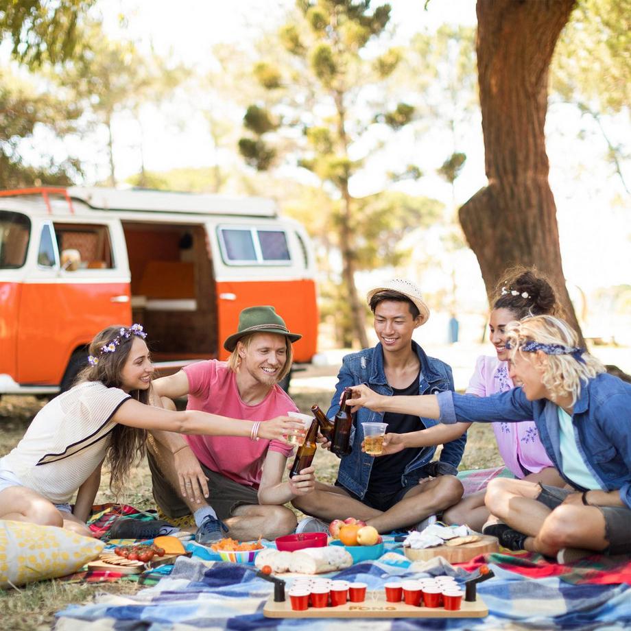 B2X  Mini Beer Pong miten Bechern 