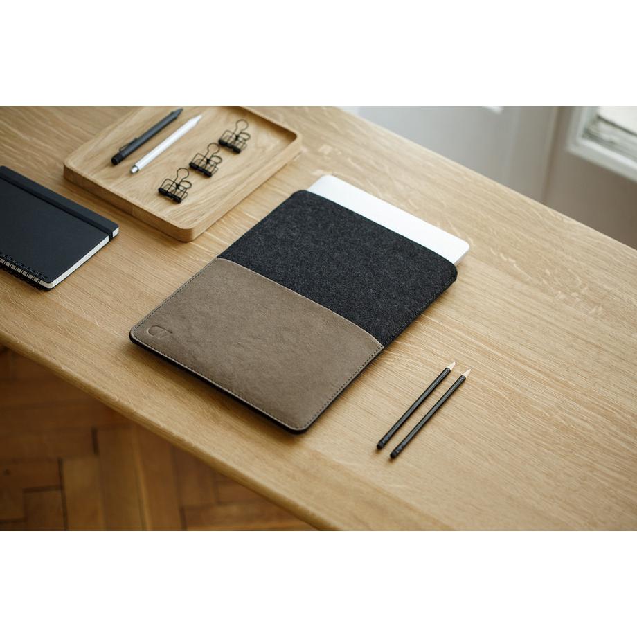 Oakywood  Felt MacBook Sleeve - MacBook Hülle - aus Merinowollfilz gefertigt - MacBook Pro 