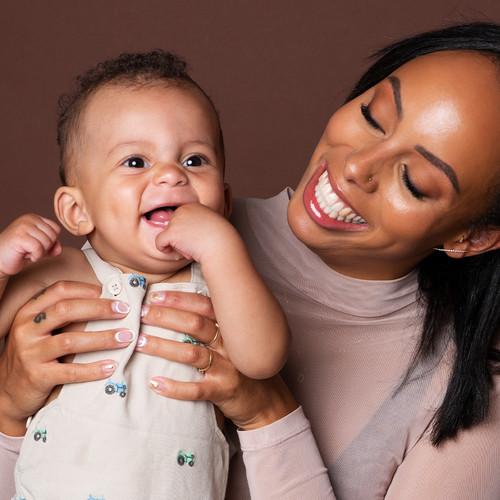 Geschenkidee  Fotoshooting in Genf - Portrait, Familienfotos, Paarfotos und Schwangerschaftsfotos (bis 5 Personen) 