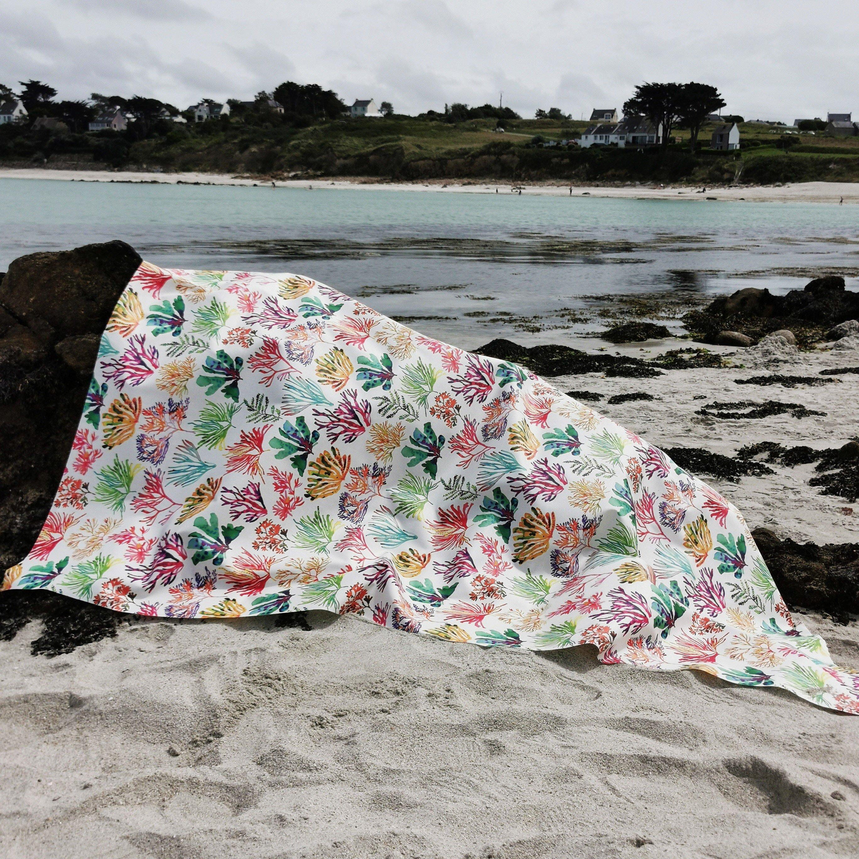 Image of Tischdecke abwaschbar rund oder ovale Algen Tischdecke abwaschbar rund oder ovale Algen