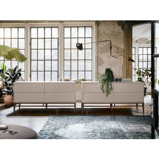 ANGEL CERDA Anrichte in Beige und Nussbaumholz  