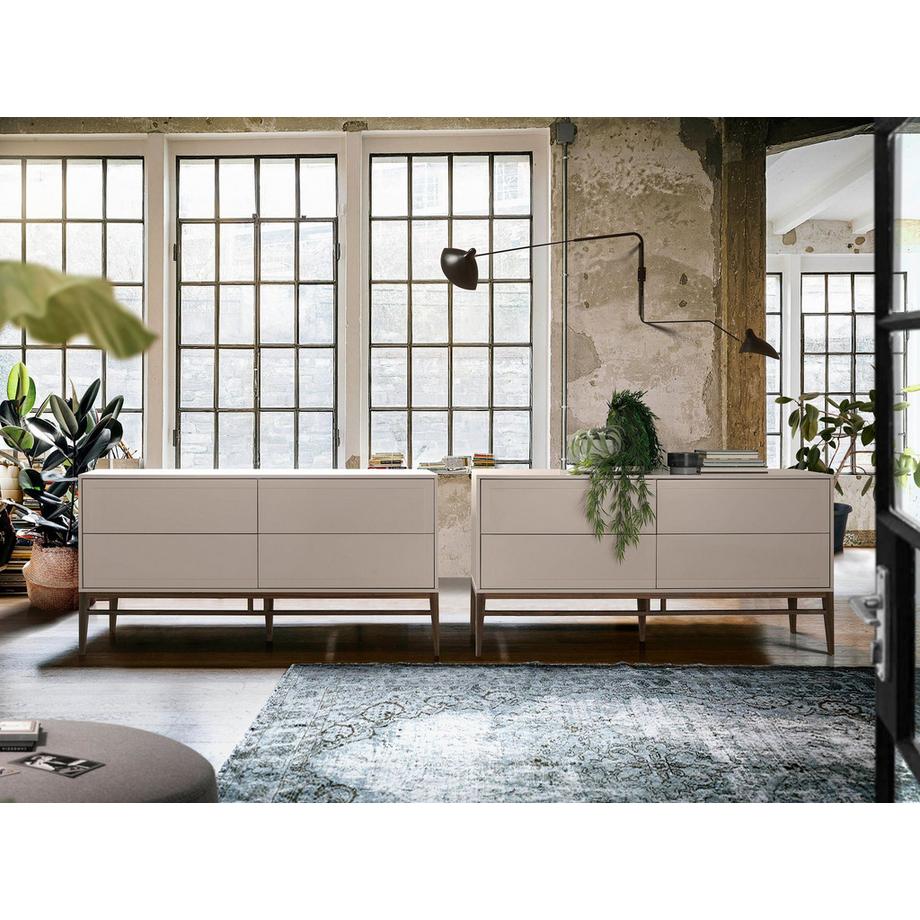 ANGEL CERDA Anrichte in Beige und Nussbaumholz  