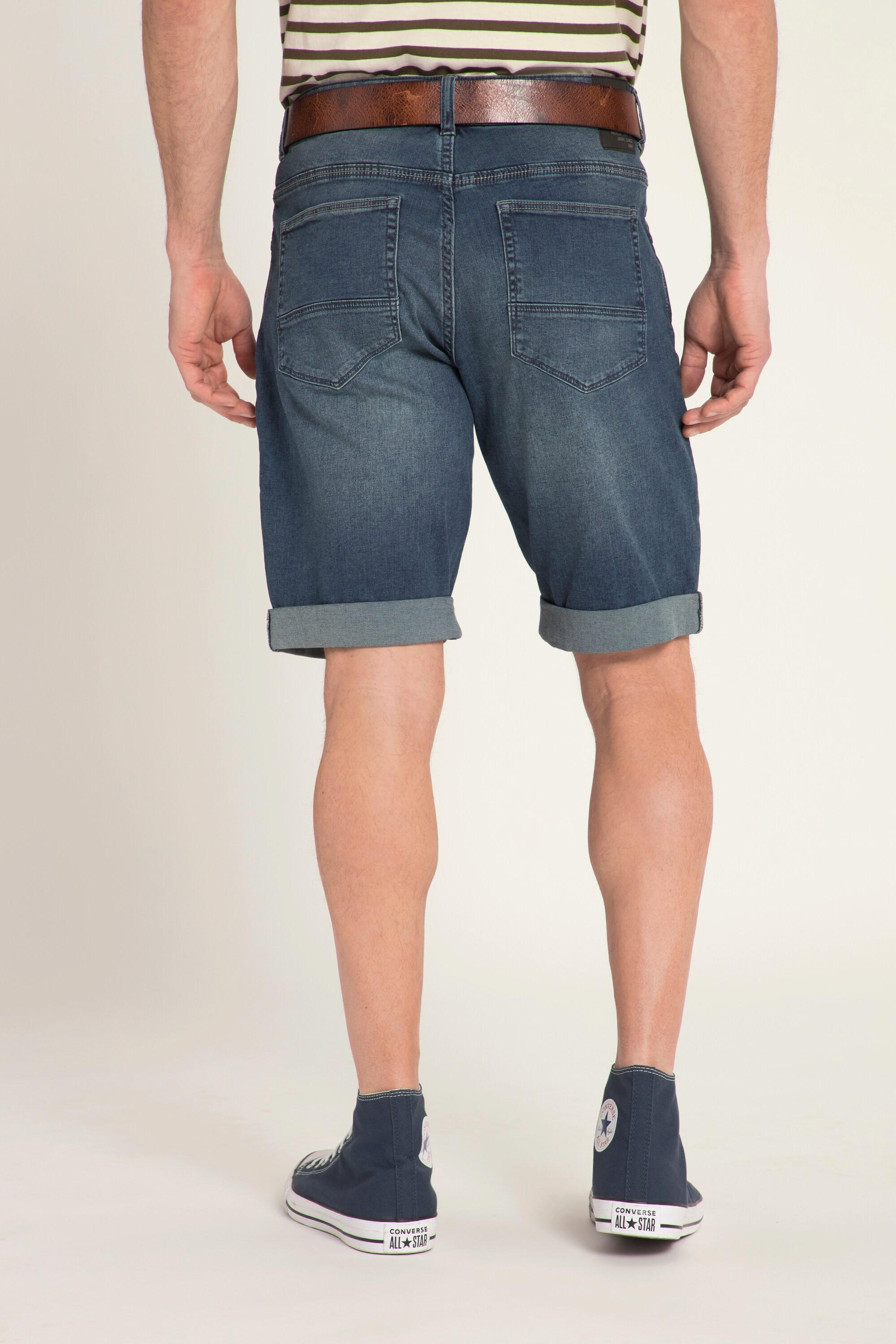 JP1880  Bermuda en jean ultra-léger. Coupe Regular Fit, 5 poches. Disponible jusqu'au 74. 