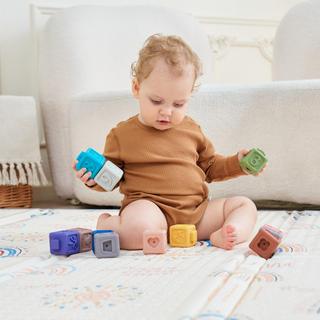 Activity-board  Jouets pour bébés et enfants en silicone - 12 cubes d'activités sensorielles - développement précoce et dentition 