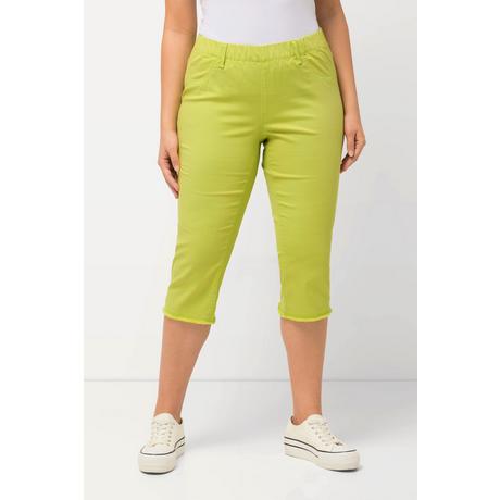 Ulla Popken  Pantaloni Capri a 7/8 modello Sienna in tessuto elasticizzato con orli sfrangiati e taglio della gamba aderente 