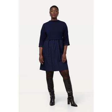 Robe midi à col montant et manches 3/4, jupe en taffetas, effet superposé