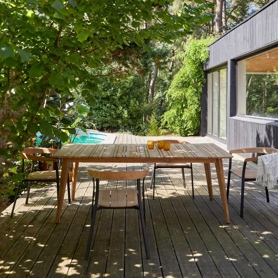 Tikamoon Gartentisch Katrine aus recyceltem Teakholz  