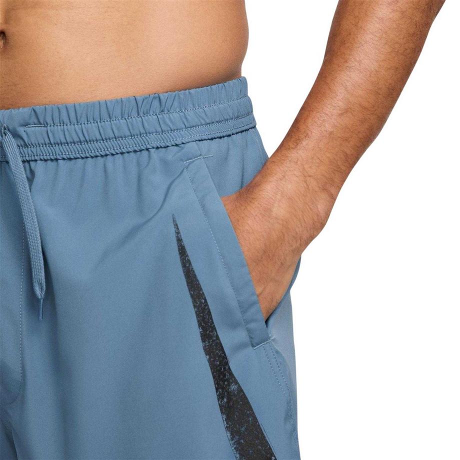NIKE Short Form Swoosh  