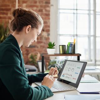 B2X Ständer für Drucker im Industriedesign  