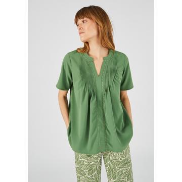 Blouse à plis et macramé