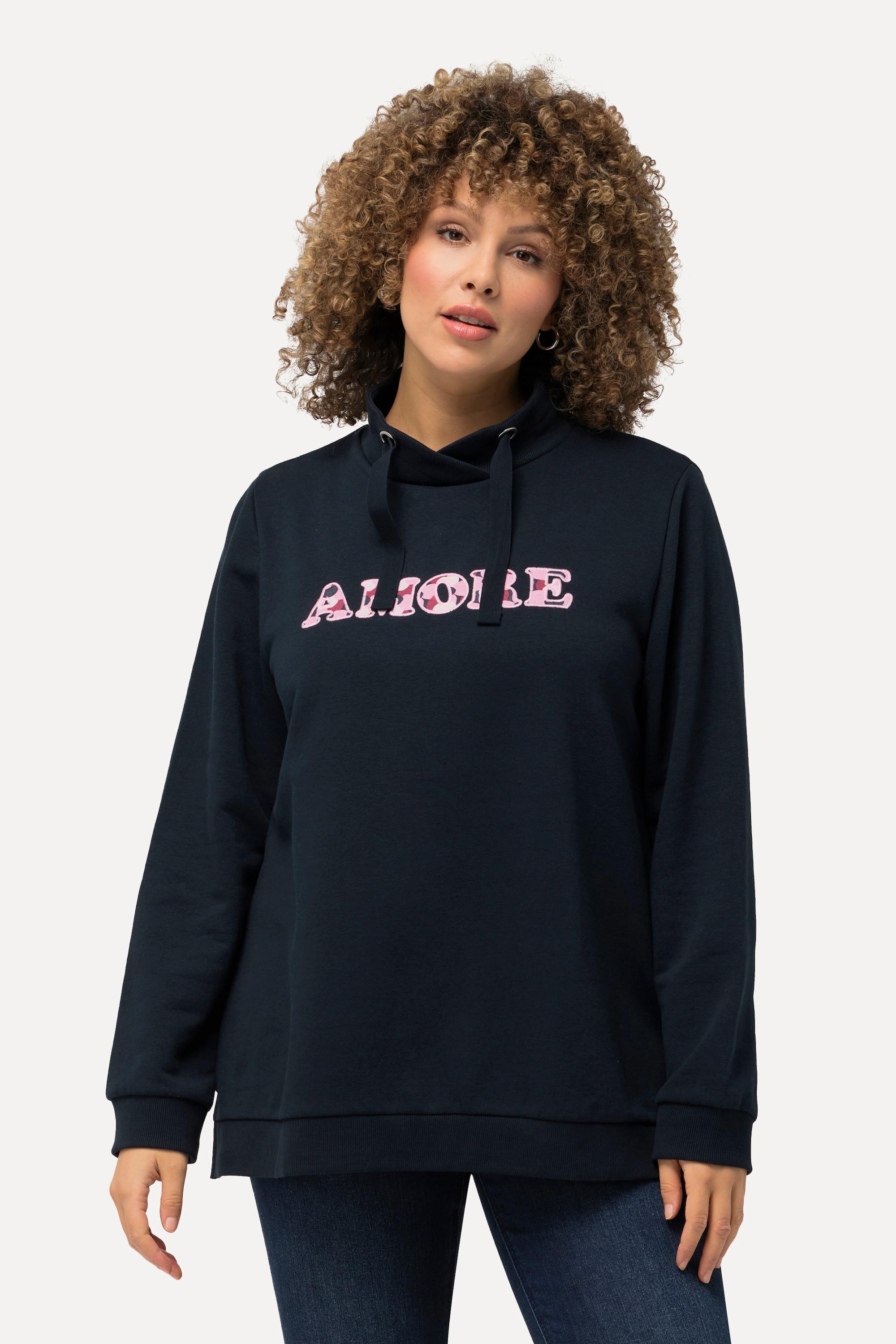 Ulla Popken  Sweat-shirt Amore. Manches longues et col montant. Coupe Classic Fit. 