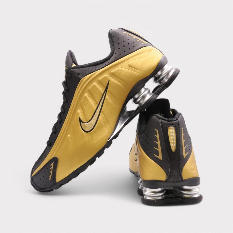 NIKE  Shox R4 - Black Gold 