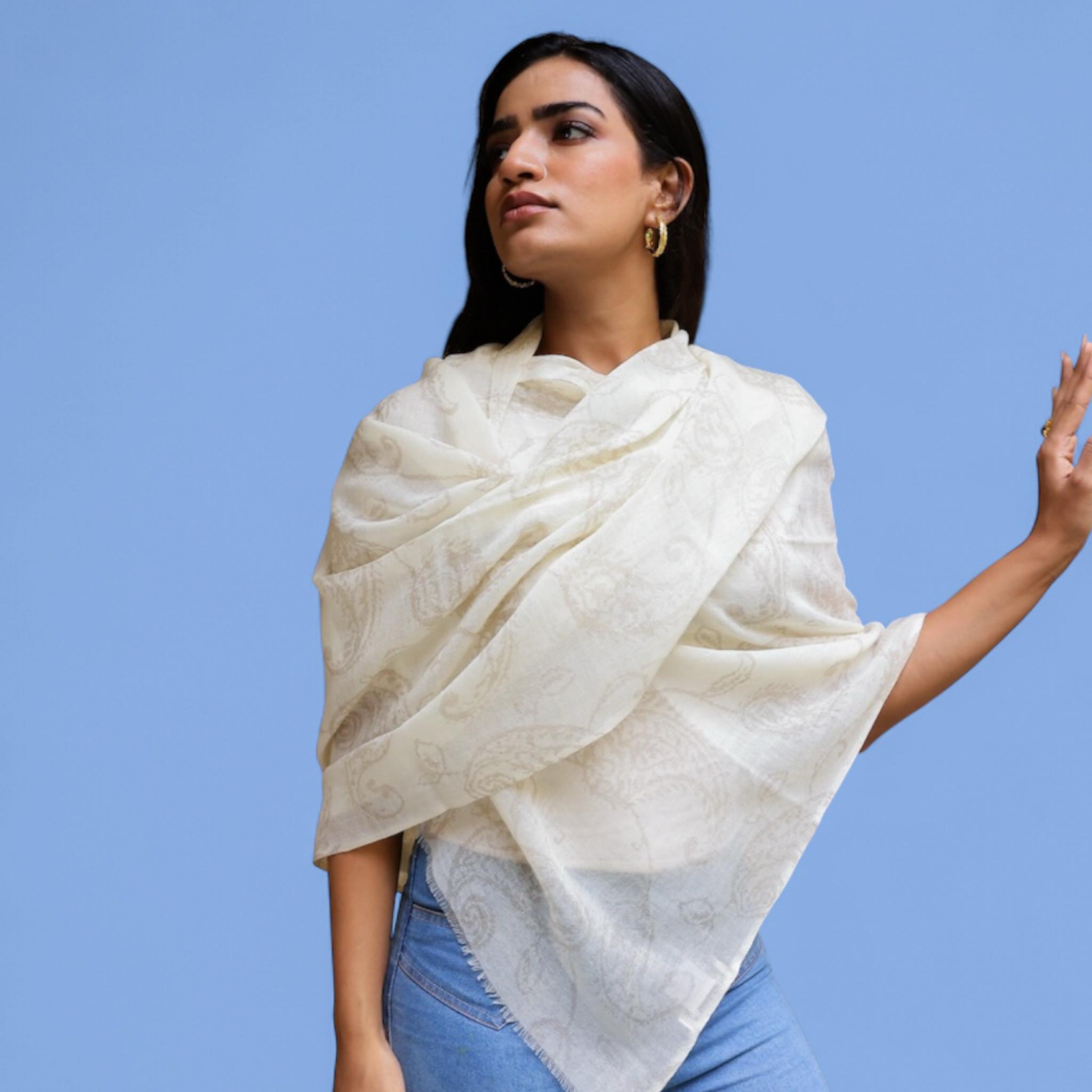 LUCKY & LOVE Tanishka Merino Schal  