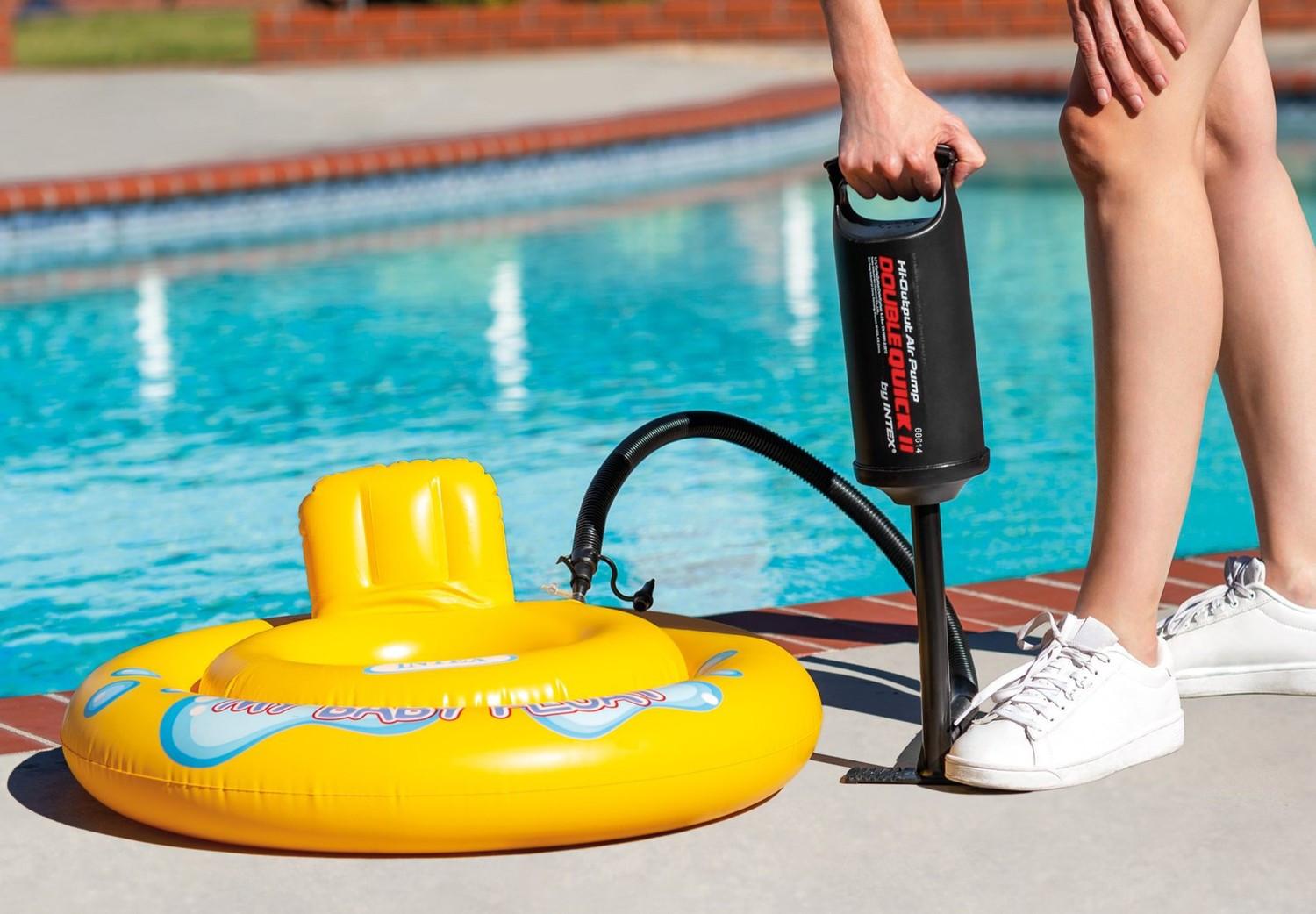 Intex  Grande pompe à main pour tapis de piscine DOUBLE QUICK II intex 68614 