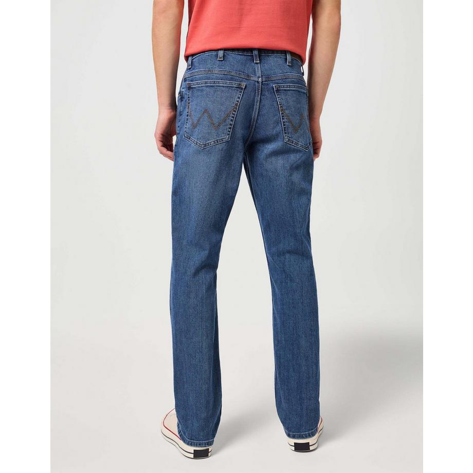 Wrangler Authentic Straight Regular Fit Jeans  