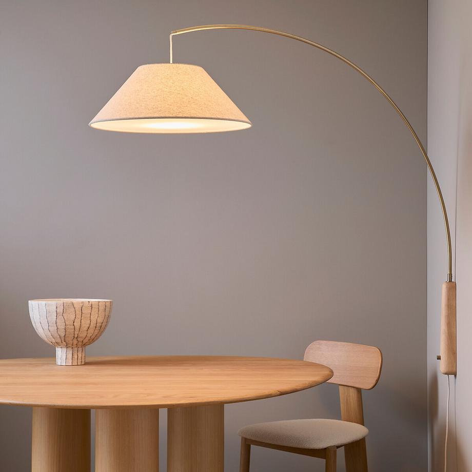 AM.PM Flexible Wandleuchte NESTWOOD aus massiver Eiche und Leinen  